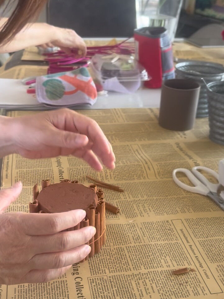 「枝や葉で器を作る」