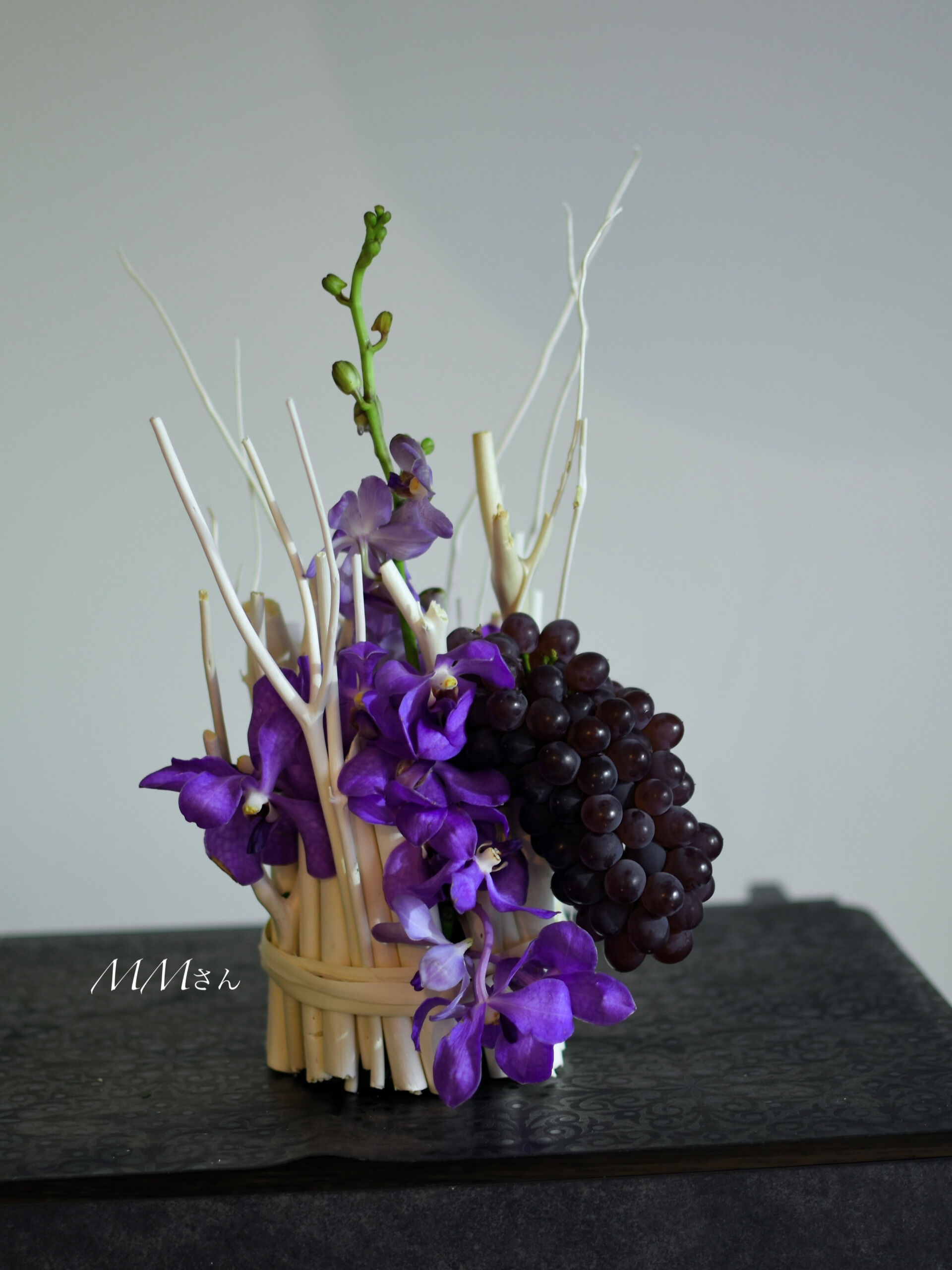 「枝や葉で器を作る」